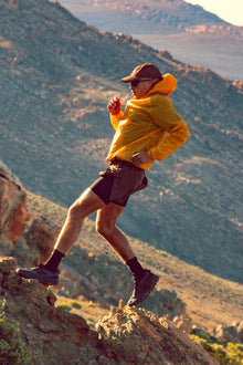 Venture Men's 2-in-1 Run Short - Dust